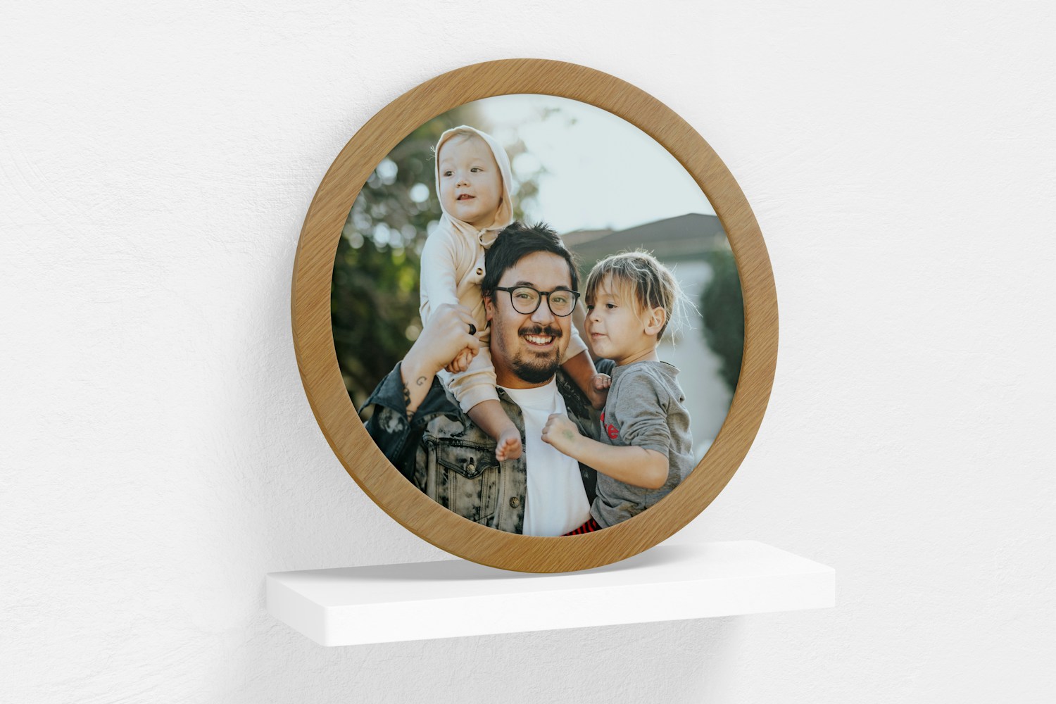 Round Wall Photo Frame Mockup, Leaned Round Wall Photo Frame Mockup, Leaned